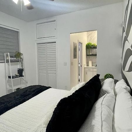 Cozy Studio, Prime Location, Remodeled, 1 Parking غرب شاطئ بالم المظهر الخارجي الصورة