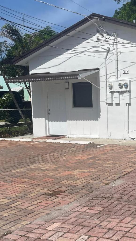 Cozy Studio, Prime Location, Remodeled, 1 Parking غرب شاطئ بالم المظهر الخارجي الصورة